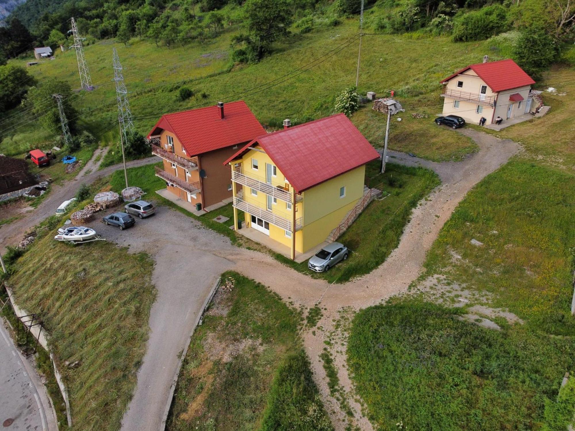 플루지네 Apartman Ognjenovic 아파트 외부 사진