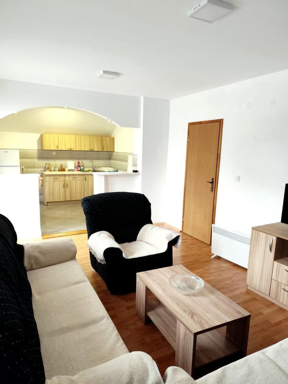플루지네 Apartman Ognjenovic 아파트 외부 사진