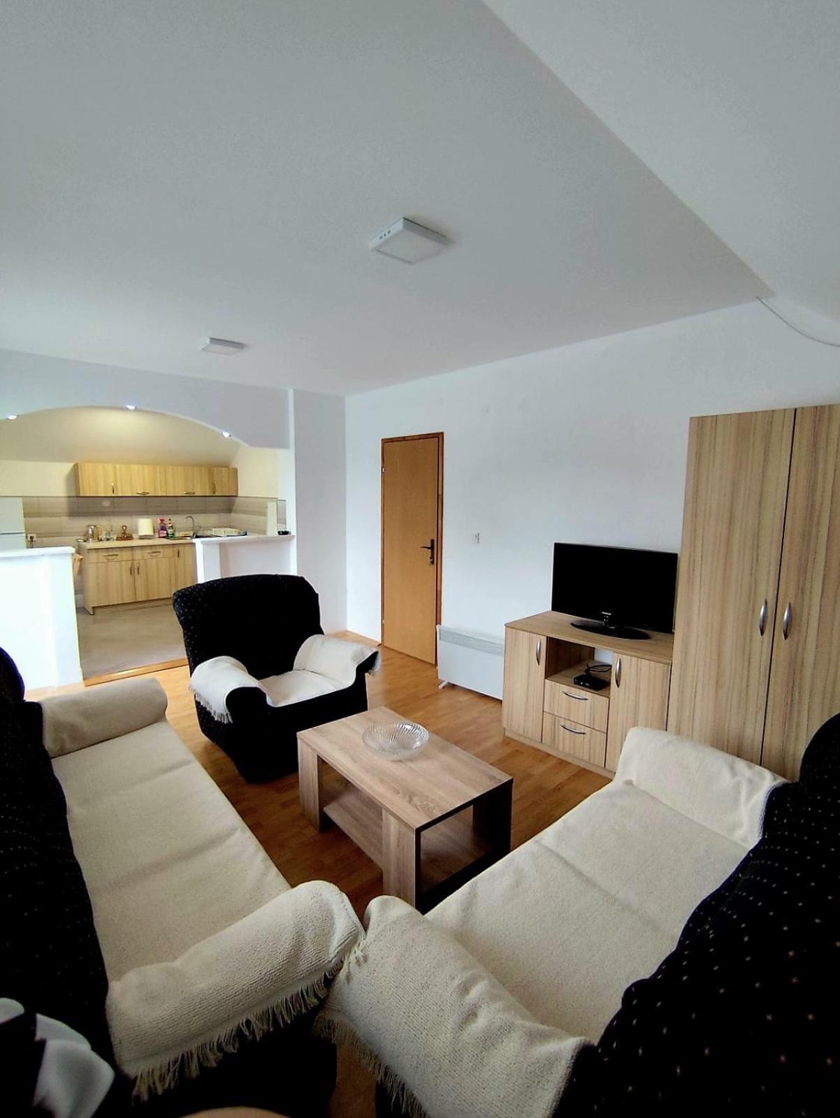 플루지네 Apartman Ognjenovic 아파트 외부 사진